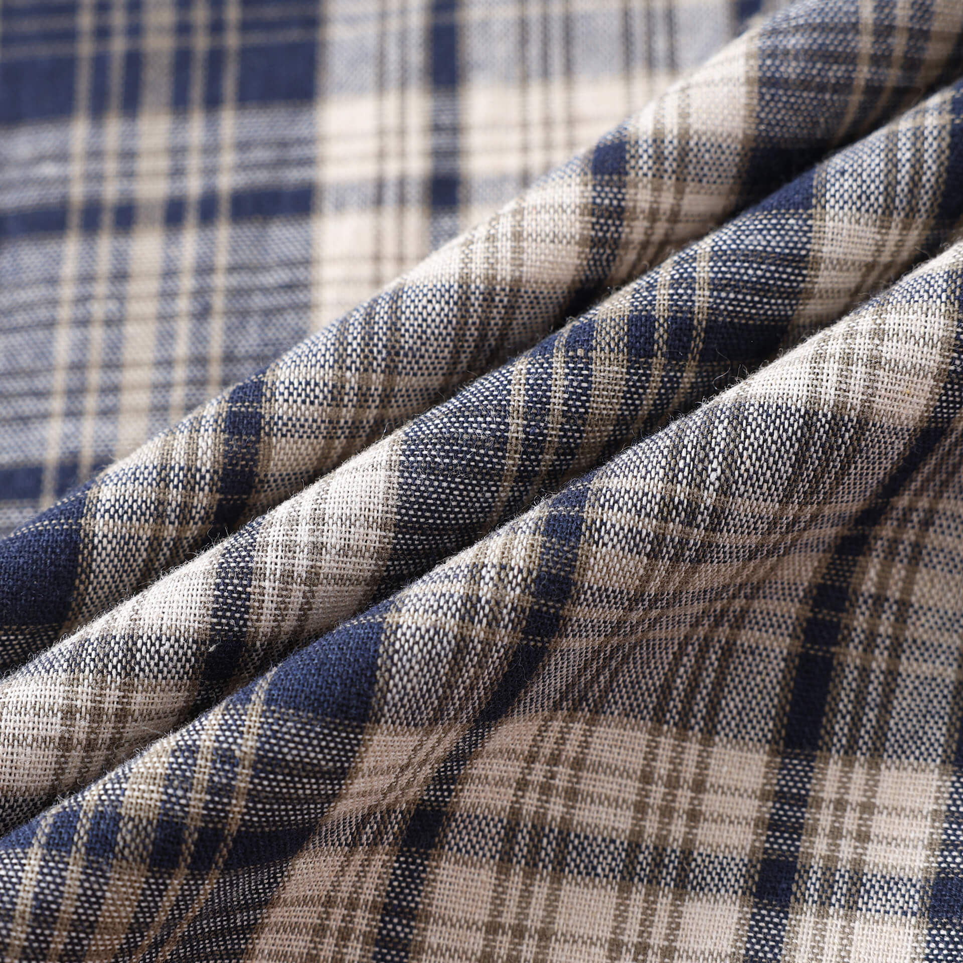 Akai Plaid Shirt - Image 12